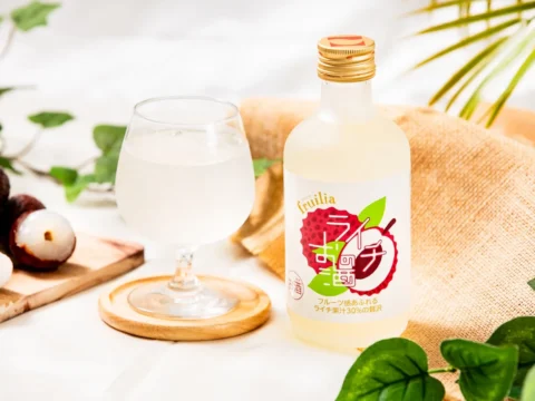 「國盛」の果実酒「fruilia」から新登場！ライチ果汁30%の贅沢な味わいが楽しめる「ライチのお酒」が9月1日発売