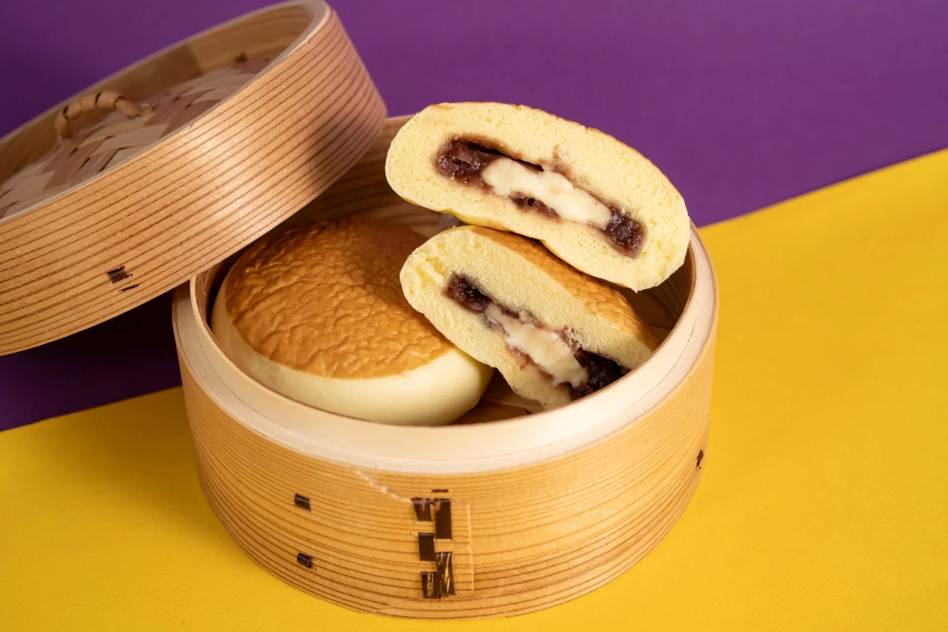 累計700万食突破!ファミマ「ホットケーキまん」に森永製菓×井村屋の「あんバター」新登場!甘じょっぱさがたまらない