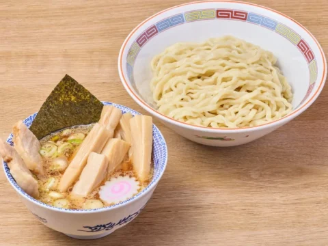 六厘舎プロデュースの新ブランド「参厘舎」が八重洲に登場！朝から夜まで楽しめるつけめん・らーめんを提供