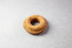 ドーナツ専門店「STANDARD DONUTS」がJR大阪駅直結「エキマルシェ大阪」に4号店オープン！素材にこだわった新作オールドファッションと限定スイーツが登場