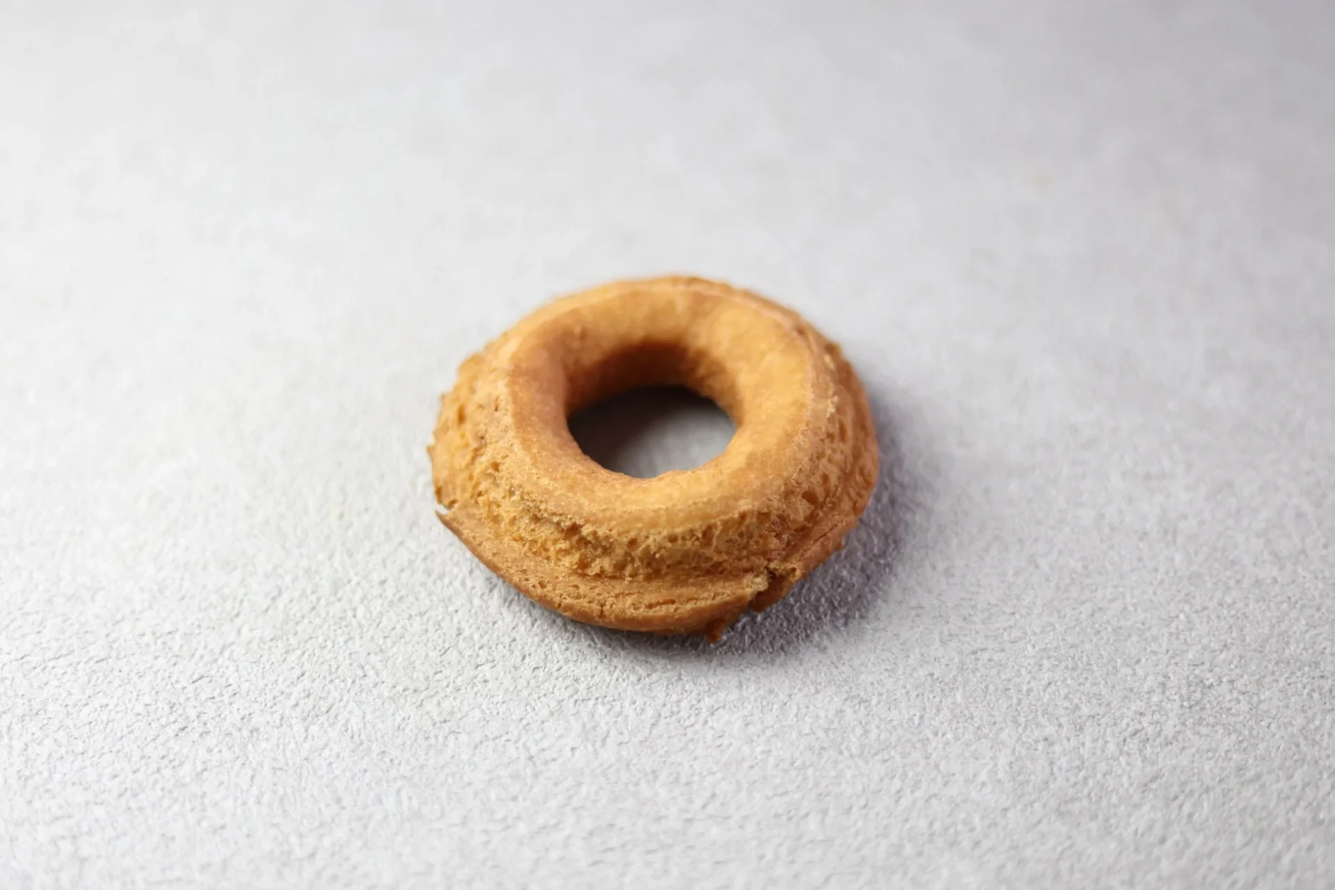 ドーナツ専門店「STANDARD DONUTS」がJR大阪駅直結「エキマルシェ大阪」に4号店オープン!素材にこだわった新作オールドファッションと限定スイーツが登場