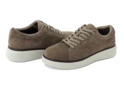 雑誌『2nd』掲載で注目！ロックポートから「品よく履けて、しっかり快適」な新作防水スエードシューズが登場