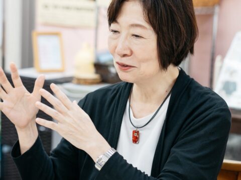 「この時代に生まれた」子どもの、スマホ・タブレットとの付き合い方。小児科医・発達脳科学者 成田奈緒子氏のインタビュー記事を「Hibi」公式サイトで公開