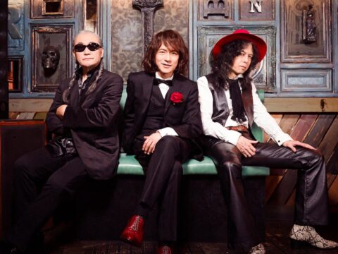 ＲＥＤ ＷＡＲＲＩＯＲＳ（レッド・ウォーリアーズ）が、名曲「バラとワイン」のセルフカバーを、新曲「Ａｐｏｌｌｏ ３６９」と共に収録した新録音のシングルＣＤを１２月２日にリリース！